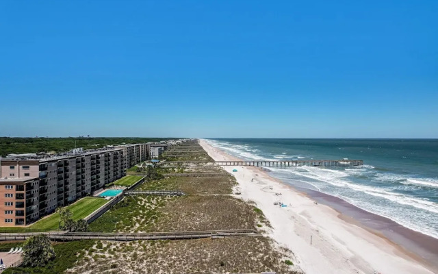 Breathtaking Ocean View Amelia South Condo by RedAwning