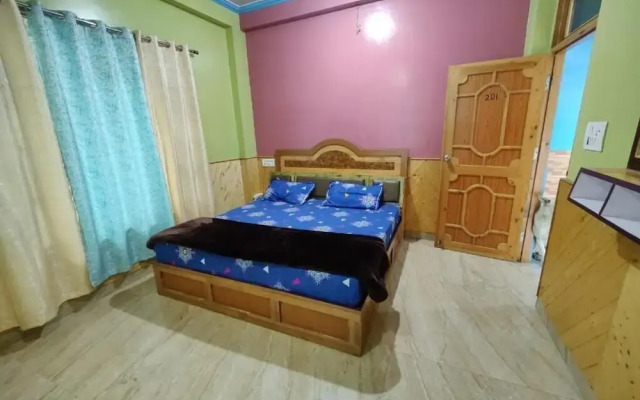 Majestic Mountain Bhaiji Guest House