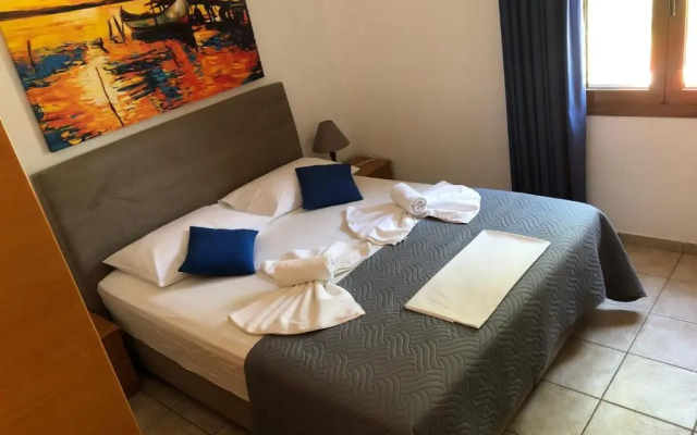 Vrisi Apartments & Villa