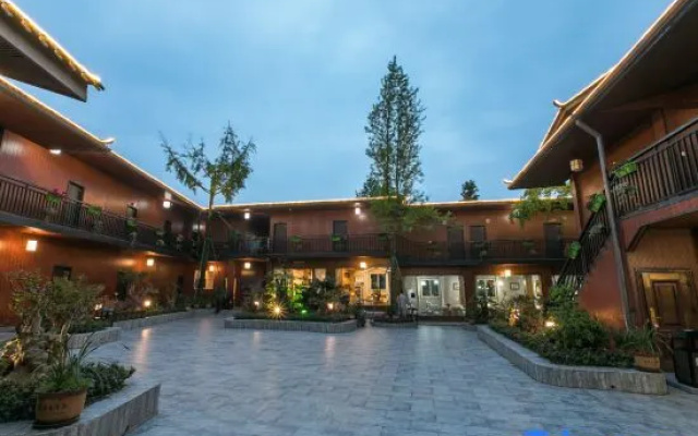 Wentou Homestay · Ziwei Manor (Dujiangyan Station Sunac Land) – Exterior – Chengdu
