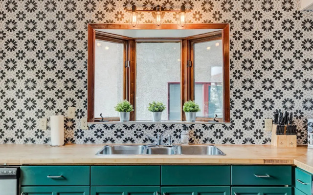 Rocky Mountain House - Sleeps 23