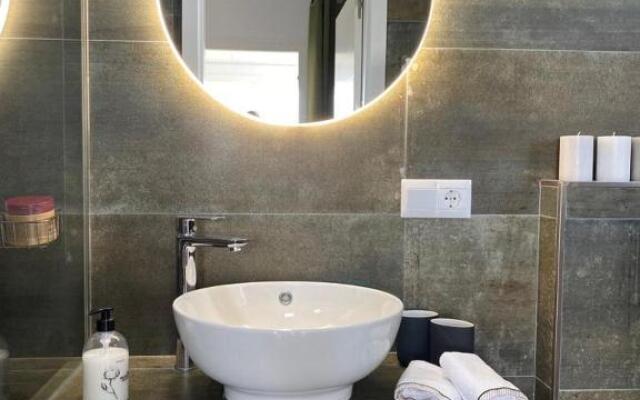 Las Filipinas, Apartment Lemoni