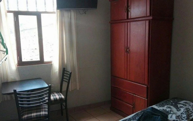 Hostal Cruz de Piedra