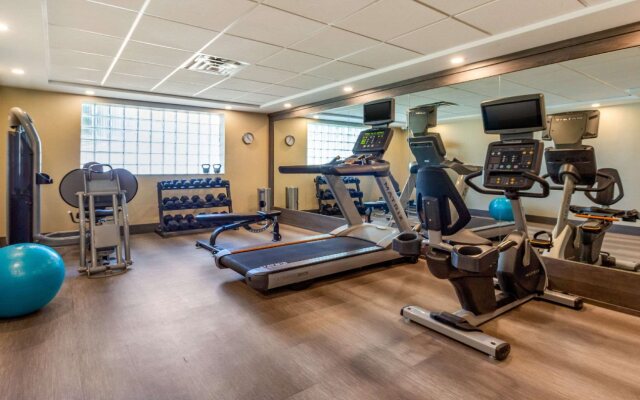 Comfort Suites Downtown