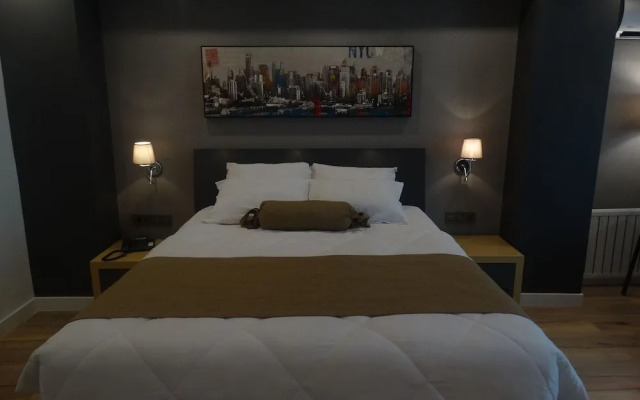 Yakamoz Hotel & Restaurant