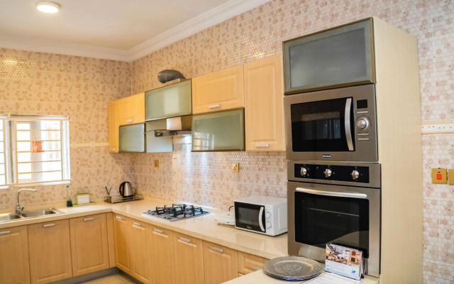 Nansource Luxury 3 bedroom Apartment