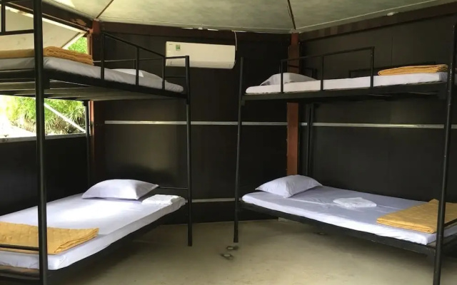 Tung Thu Beach Bungalow