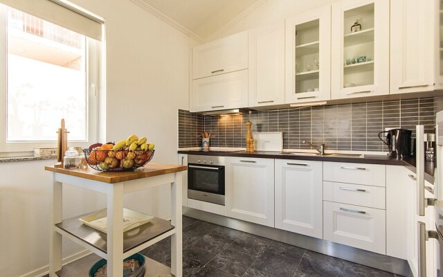 Nice Home in Liznjan With Wifi and 7 Bedrooms