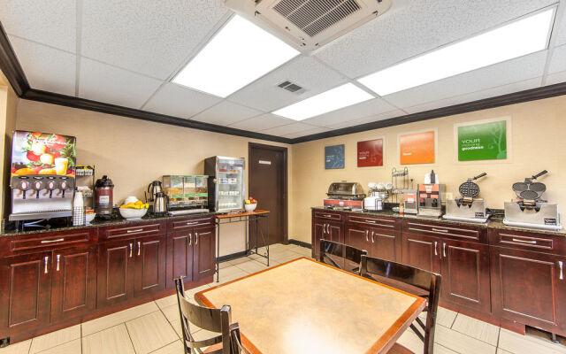 Comfort Inn & Suites Cleveland