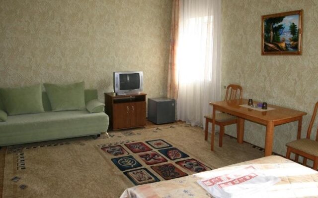 Hotel Izumrud
