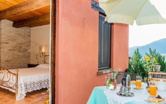 Beautiful studio in Monte San Martino surrounded by nature