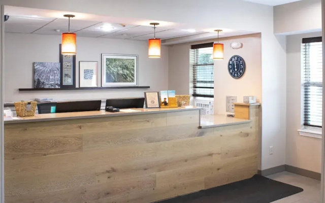 Country Inn & Suites Carlisle