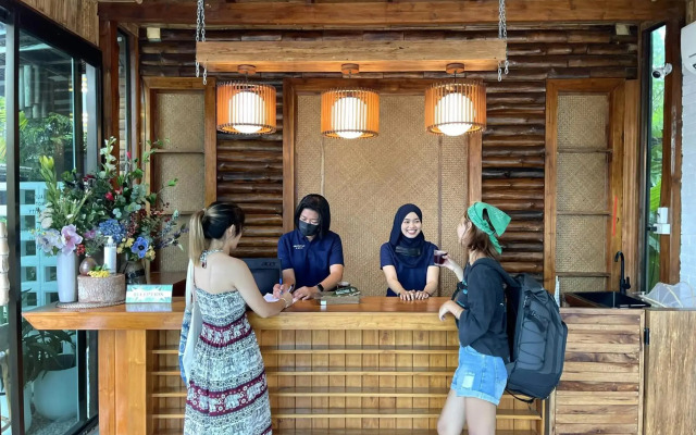 Phuvara Boutique