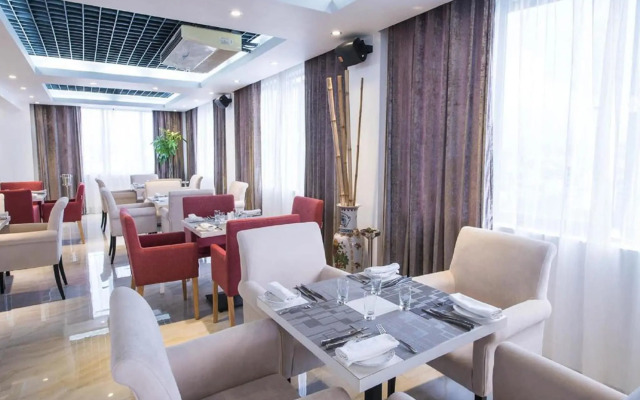Palms Hotel