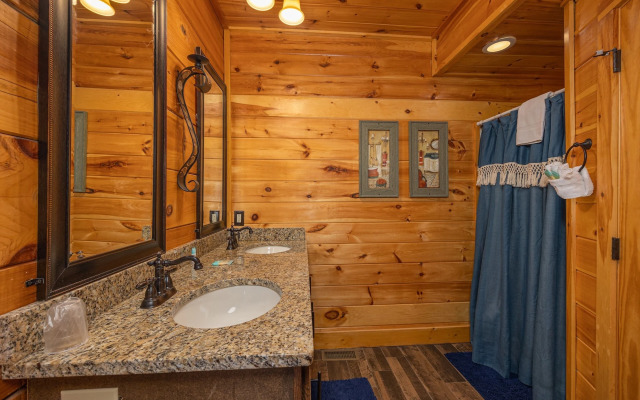 Picture Perfect- Seven Bedroom Cabin