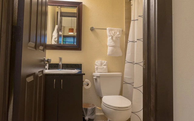 Tradewinds Apartment Hotel