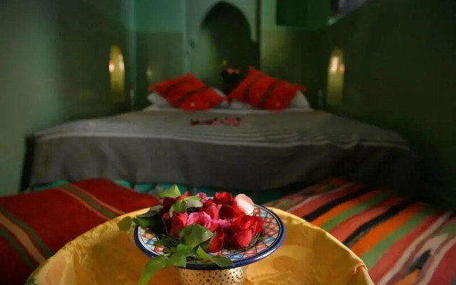 Riad Sardinas & Chili