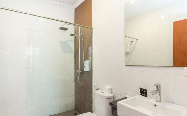 RedDoorz Plus Near Sanur Beach 2