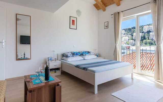 Attractive Apartment in Dubrovnik With Balcony and Parking