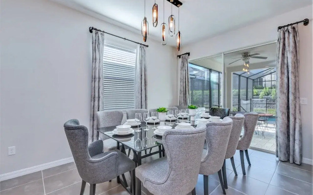 Phenomenal 8B 1810s Villa with Pool, Spa & Movie Theater