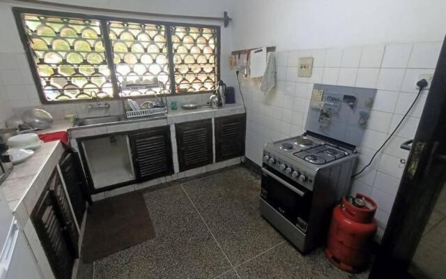Kivulini House Diani 5 bedroom with pool