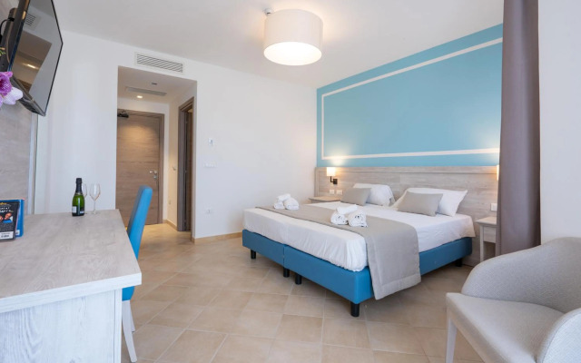 Отель Red Sun Village