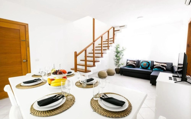 Tropicana Suites Deluxe Beach Club & Pool