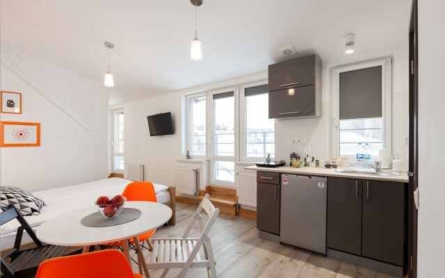 7 Apartments