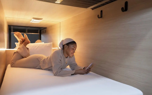 Zedwell Capsule Hotel, Piccadilly Circus