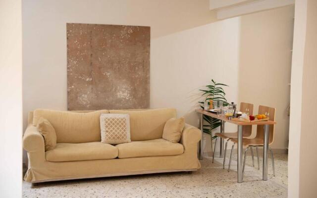 Filopappou Decent Apartment