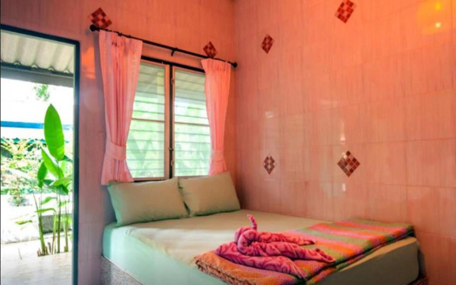 Pop Riverside Homestay