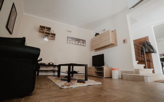 Gold Apartment