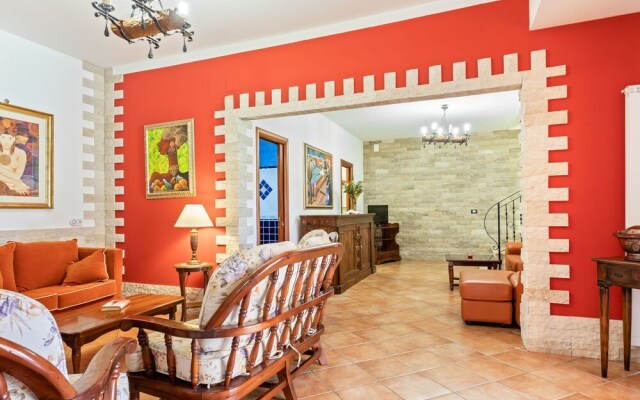 Peaceful Holiday Home in Punta Milocca With Private Pool