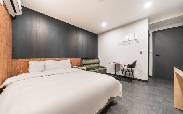 Line Hotel