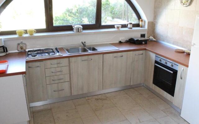 Apartman 100m2, full opremljen, privatni parking.