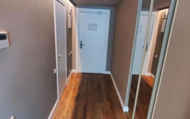 Leo Group BEST STUDIO 2326 Alliance Palace