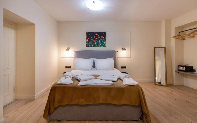 Plaka Arch Suites