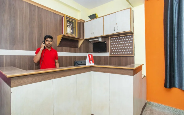 OYO 17136 Hotel Chinmayee Inn