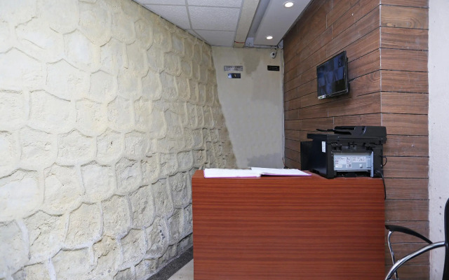 OYO 15210 Hotel Aashna
