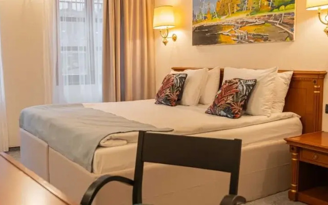 Epic Rooms