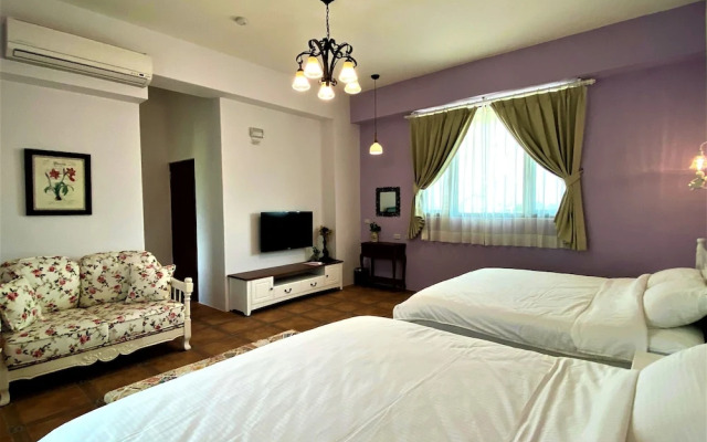 1969 Meters Square Seed B&B