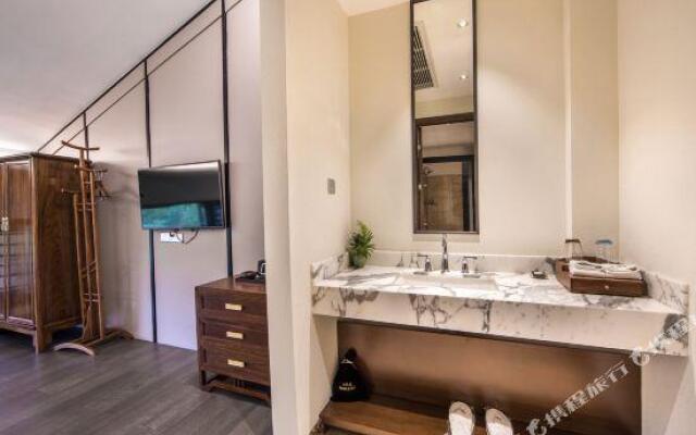 Wuyishan Wansen Wood General Theme Hotel