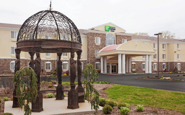 Holiday Inn Express Hotel & Suites Swansea by IHG