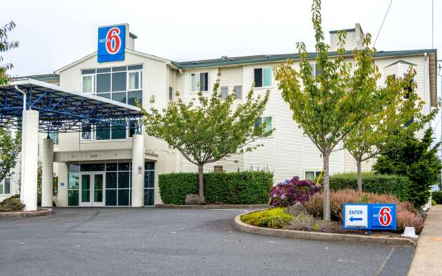 Motel 6 Lincoln City, OR