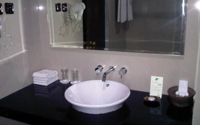 Отель Adi Dharma Hotel Kuta