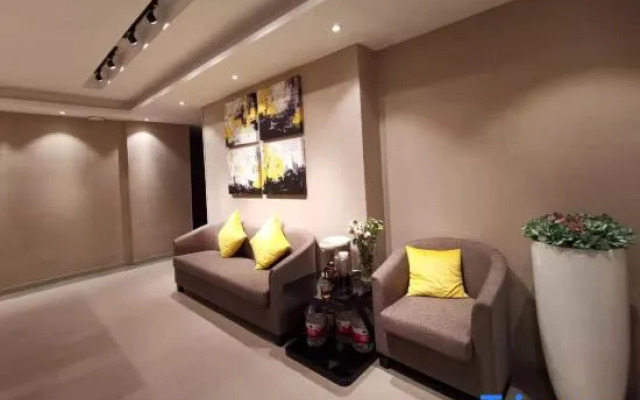 Yiju Collection Hotel (Mohe Beijixing Square)