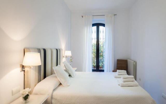 Sevilla Luxury Rentals - Alcázar