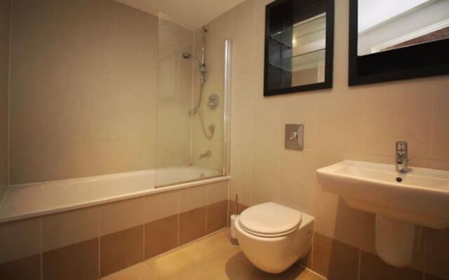 Modern Leeds City Apartment