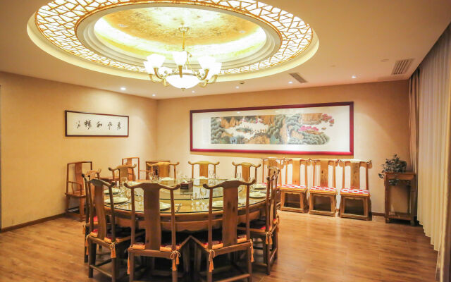 New Knight Royal Hotel Airport and International Resort