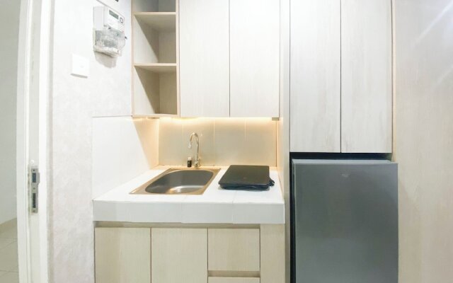 Elegant And Homey Studio At Amartha View Apartment